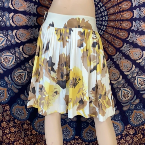 Floral skirt 🖤 - Picture 5 of 8